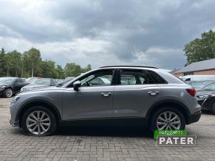 Audi Q3 1.4 45 TFSI e 16V Sloopvoertuig (2022, Zilvergrijs, Zilver)