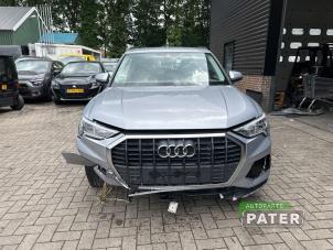 Audi Q3 1.4 45 TFSI e 16V Sloopvoertuig (2022, Zilvergrijs, Zilver)