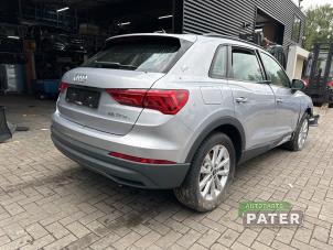 Audi Q3 1.4 45 TFSI e 16V Sloopvoertuig (2022, Zilvergrijs, Zilver)