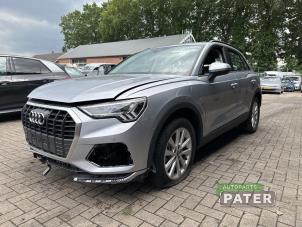 Audi Q3 1.4 45 TFSI e 16V Sloopvoertuig (2022, Zilvergrijs, Zilver)
