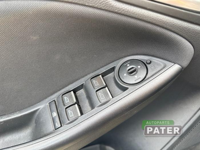Ford Focus 3 Wagon 1.0 Ti-VCT EcoBoost 12V 125 Sloopvoertuig (2017, Grijs)