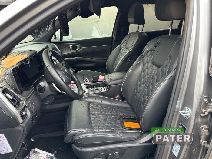 Kia Sorento IV 1.6 T-GDi Plug-in Hybrid 16V 4WD Sloopvoertuig (2021, Grijs)