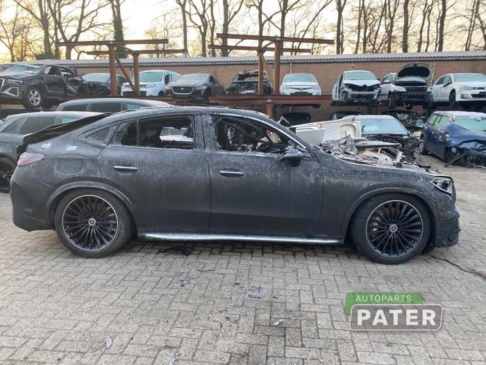 Mercedes GLC Coupe 2.0 300e 16V 4-Matic Sloopvoertuig (2024, Grijs)