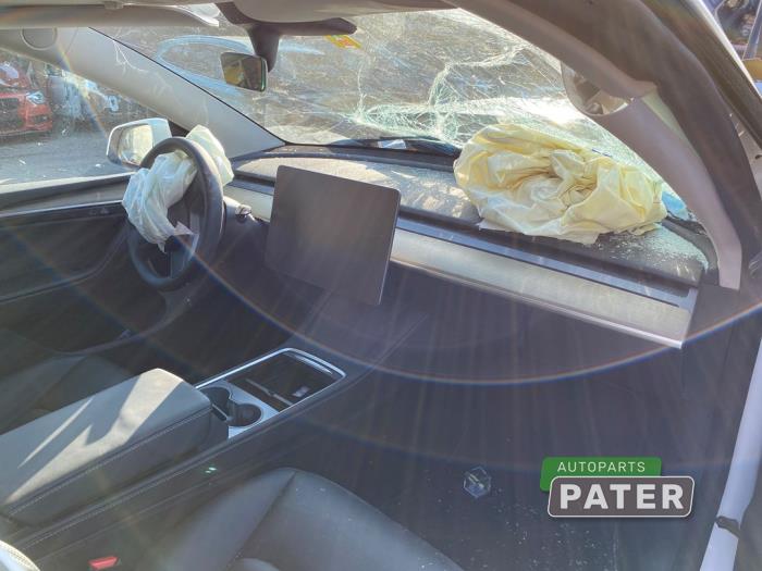 Tesla Model Y RWD Sloopvoertuig (2022, Wit)