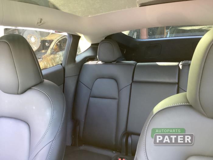 Tesla Model Y RWD Sloopvoertuig (2022, Wit)