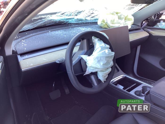 Tesla Model Y RWD Sloopvoertuig (2022, Wit)