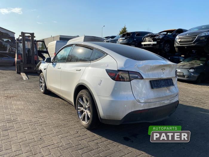 Tesla Model Y RWD Sloopvoertuig (2022, Wit)