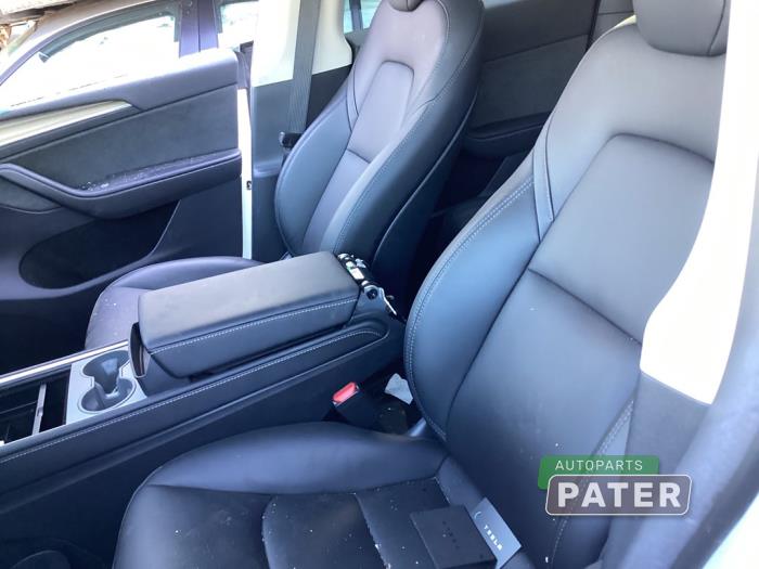 Tesla Model Y RWD Sloopvoertuig (2022, Wit)