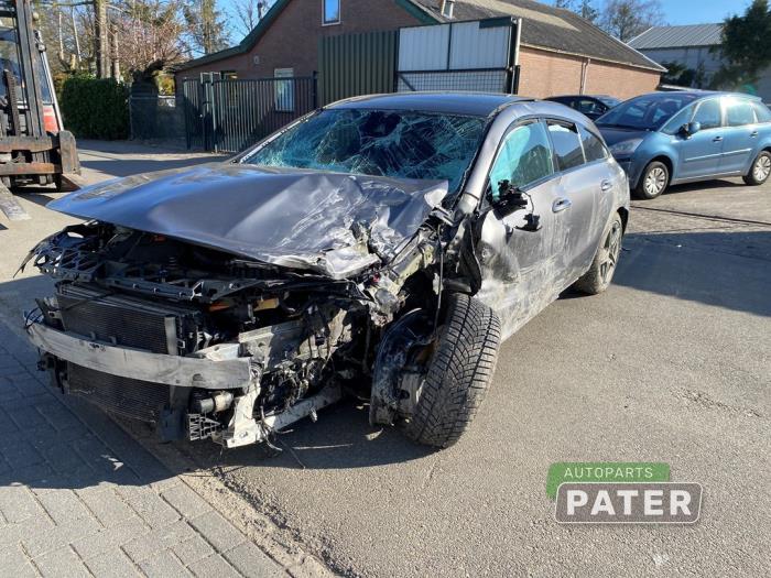 Mercedes CLA Shooting Brake 1.3 CLA-200 Turbo 16V Sloopvoertuig (2021, Grijs)