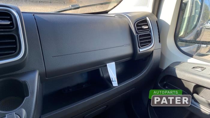 Citroen Jumper 2.2 Blue HDi 140 Sloopvoertuig (2025, Grijs)