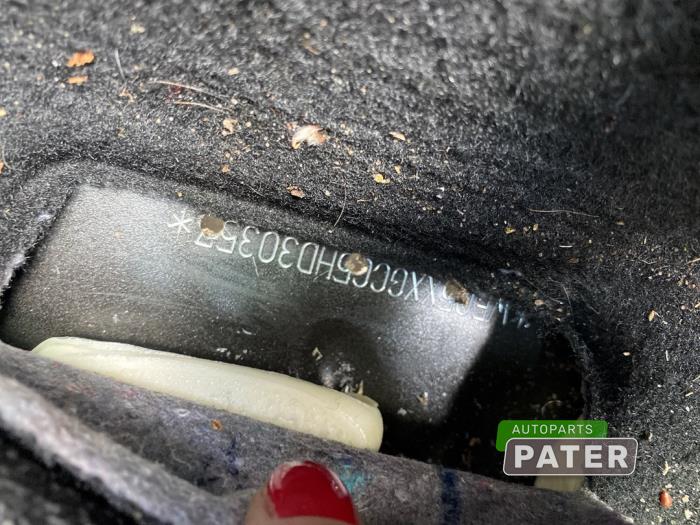 Ford Focus 3 1.0 Ti-VCT EcoBoost 12V 100 Sloopvoertuig (2017, Zwart)