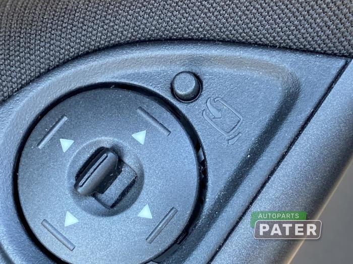 Ford Focus 3 1.0 Ti-VCT EcoBoost 12V 100 Sloopvoertuig (2017, Zwart)