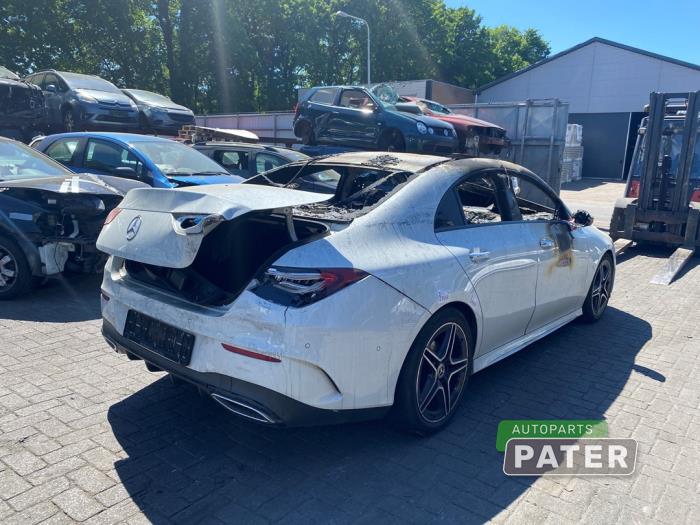 Mercedes CLA 1.3 CLA-180 Turbo 16V Sloopvoertuig (2020, Wit)