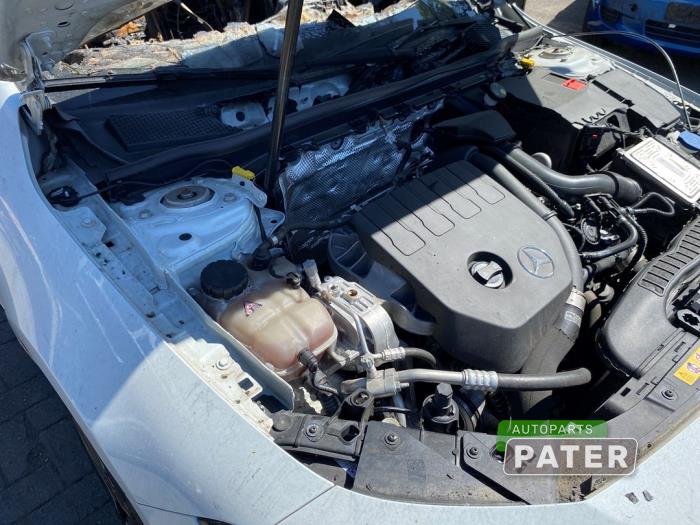 Mercedes CLA 1.3 CLA-180 Turbo 16V Sloopvoertuig (2020, Wit)