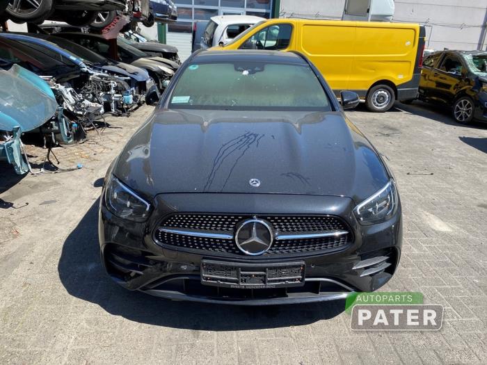 Mercedes E Estate E-300de 2.0 Turbo 16V Sloopvoertuig (2022, Zwart)