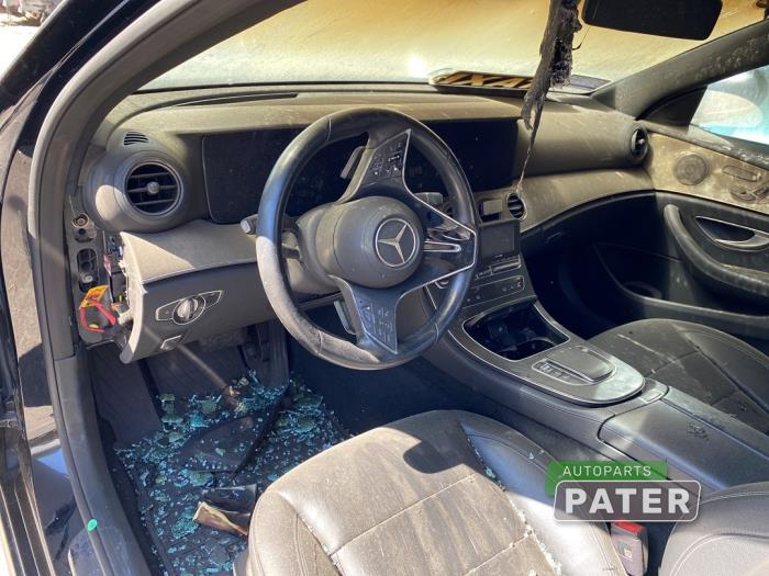 Mercedes E Estate E-300de 2.0 Turbo 16V Sloopvoertuig (2022, Zwart)