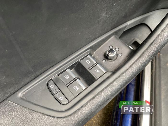 Audi A4 Avant 2.0 35 TFSI Mild Hybrid 16V Sloopvoertuig (2021, Blauw)