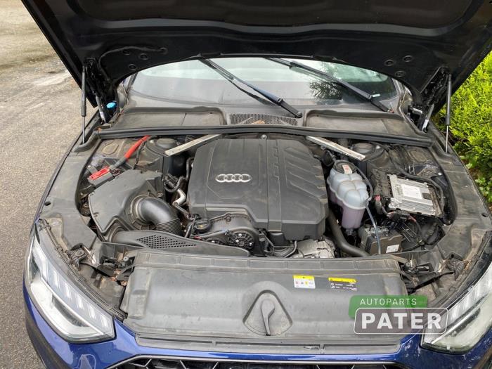 Audi A4 Avant 2.0 35 TFSI Mild Hybrid 16V Sloopvoertuig (2021, Blauw)