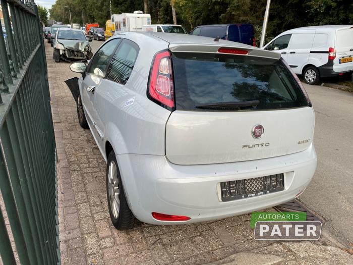 Fiat Punto III 0.9 TwinAir Sloopvoertuig (2012, Wit)