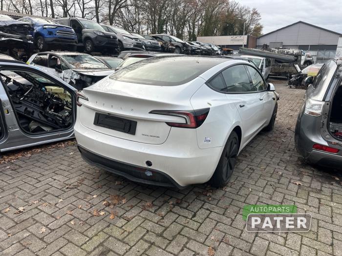 Tesla Model 3 Long Range, Performance AWD Sloopvoertuig (2024, Wit)