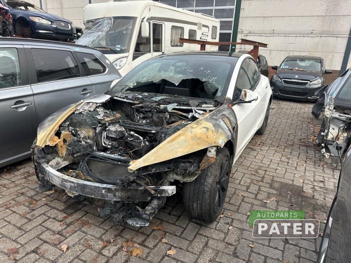 Tesla Model 3 Long Range, Performance AWD Sloopvoertuig (2024, Wit)