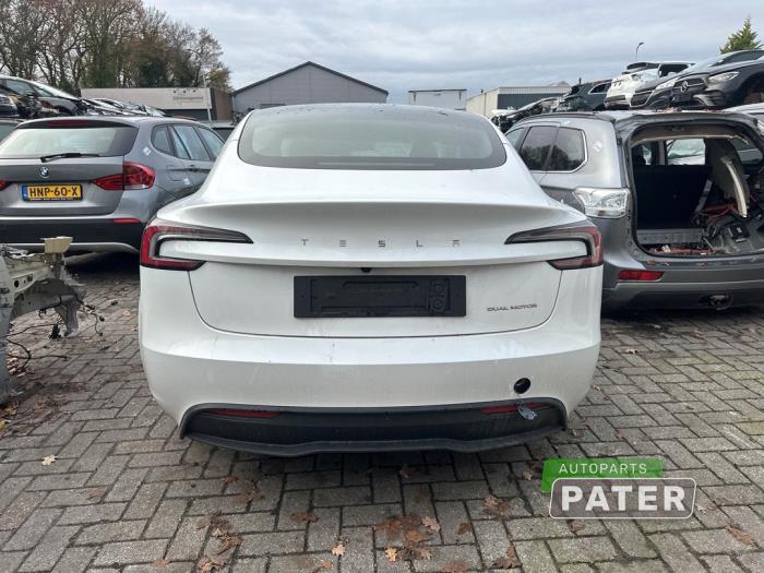 Tesla Model 3 Long Range, Performance AWD Sloopvoertuig (2024, Wit)