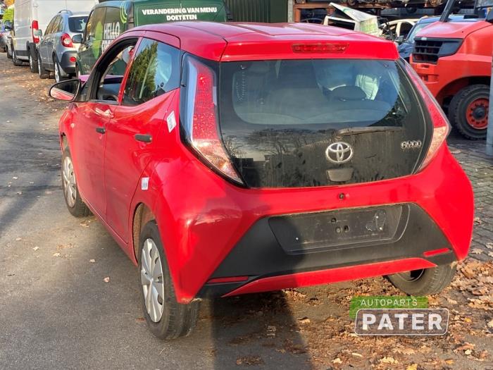 Toyota Aygo 1.0 12V VVT-i Sloopvoertuig (2017, Rood)