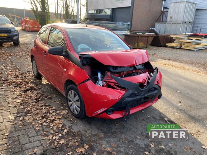 Toyota Aygo 1.0 12V VVT-i Sloopvoertuig (2017, Rood)