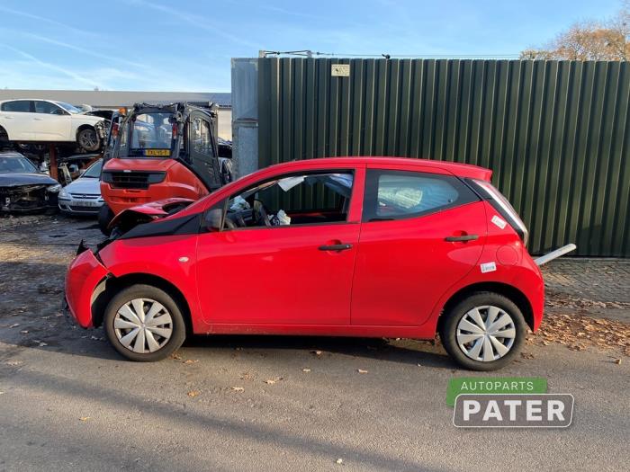 Toyota Aygo 1.0 12V VVT-i Sloopvoertuig (2017, Rood)