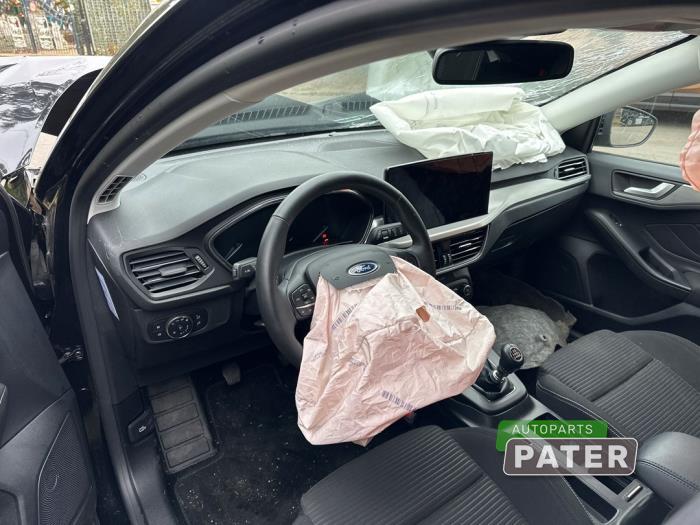 Ford Focus 4 Wagon 1.0 EcoBoost 12V Hybrid 125 Sloopvoertuig (2023, Zwart)