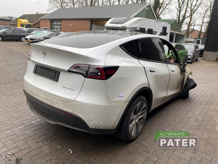 Tesla Model Y Long Range,Performance AWD Sloopvoertuig (2022, Wit)