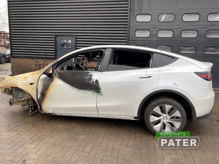 Tesla Model Y Long Range,Performance AWD Sloopvoertuig (2022, Wit)