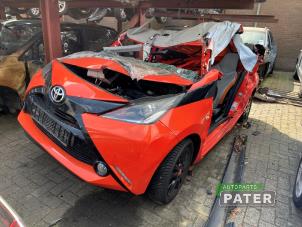 Toyota Aygo 1.0 12V VVT-i Sloopvoertuig (2015, Oranje)