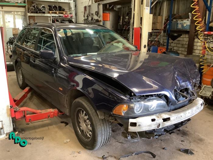 BMW 5-Serie 95- Sloopvoertuig (2001, Blauw)