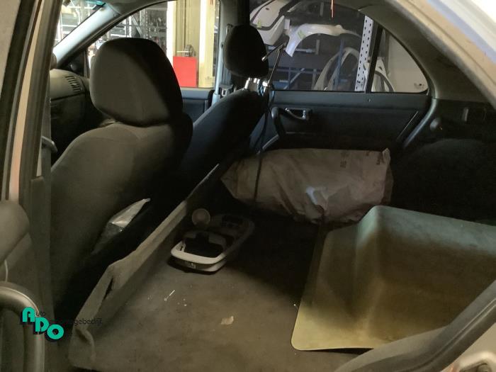 Kia Sorento I 2.5 CRDi 16V VGT Sloopvoertuig (2007, Zilvergrijs)