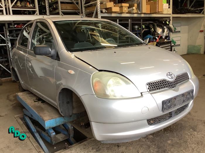 Toyota Yaris 1.3 16V VVT-i Sloopvoertuig (2001, Grijs)