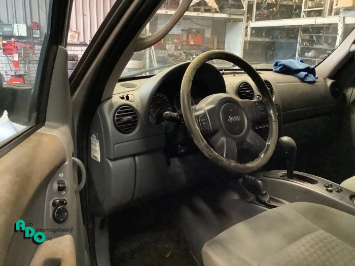 Jeep Cherokee/Liberty 2.8 CRD 16V Sloopvoertuig (2005, Grijs)