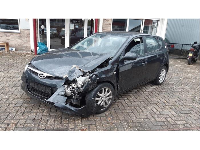 Hyundai i30 1.6 CVVT 16V Sloopvoertuig (2008, Zwart)