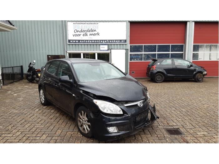 Hyundai i30 1.6 CVVT 16V Sloopvoertuig (2008, Zwart)