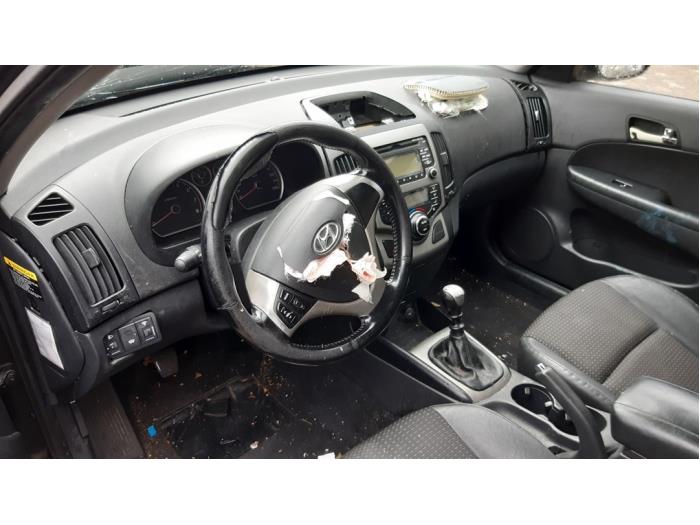 Hyundai i30 1.6 CVVT 16V Sloopvoertuig (2008, Zwart)