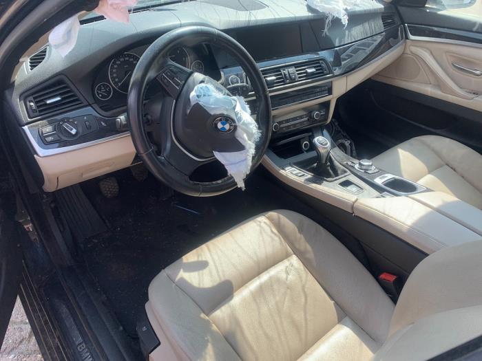 BMW 5 serie Touring 520d 16V Sloopvoertuig (2012, Zwart)