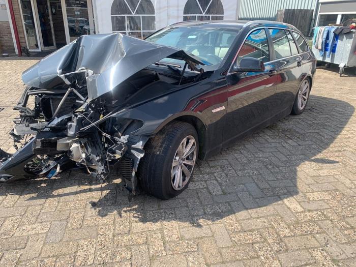 BMW 5 serie Touring 520d 16V Sloopvoertuig (2012, Zwart)