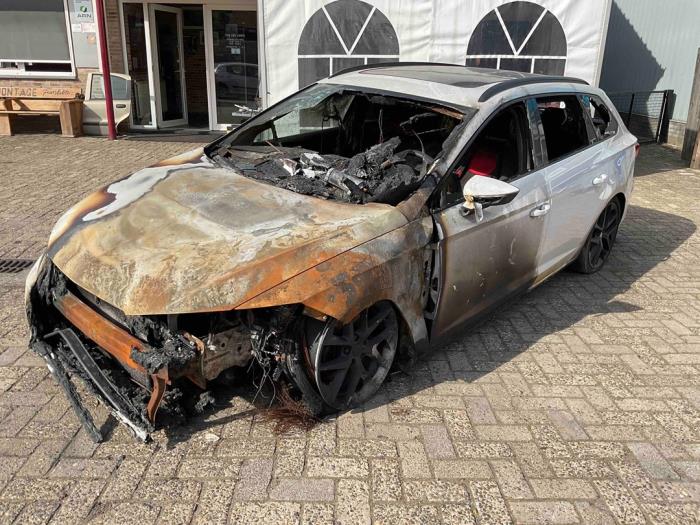 Seat Leon ST 2.0 TDI FR 16V Sloopvoertuig (2014, Wit)