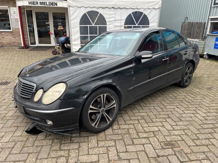 Mercedes E 3.2 E-320 CDI 24V Sloopvoertuig (2003, Zwart)
