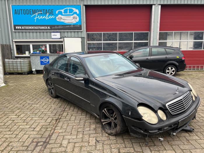 Mercedes E 3.2 E-320 CDI 24V Sloopvoertuig (2003, Zwart)