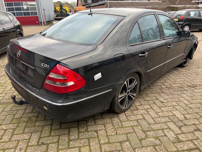 Mercedes E 3.2 E-320 CDI 24V Sloopvoertuig (2003, Zwart)