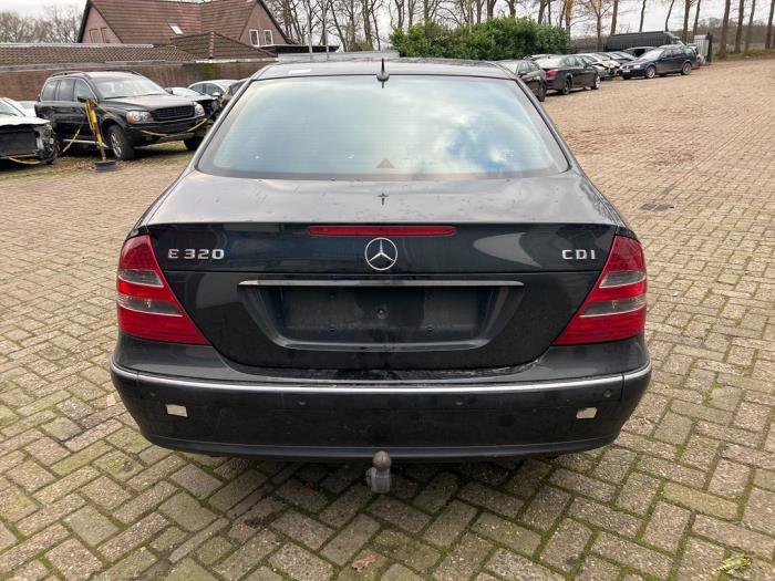 Mercedes E 3.2 E-320 CDI 24V Sloopvoertuig (2003, Zwart)