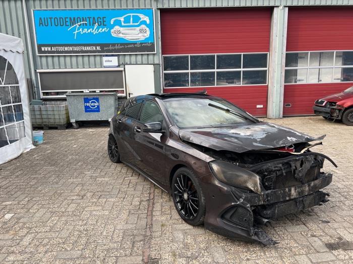 Mercedes A 1.6 A-200 16V Sloopvoertuig (2017, Bruin)