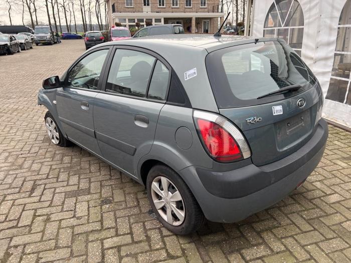 Kia Rio II 1.4 16V Sloopvoertuig (2007, Grijs)