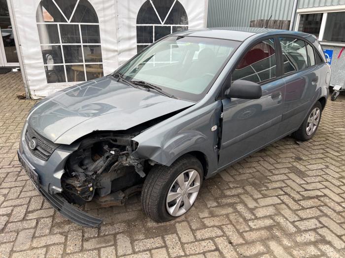 Kia Rio II 1.4 16V Sloopvoertuig (2007, Grijs)